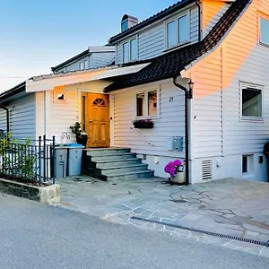 Apartment Floien City House -Free Parking, Bergen